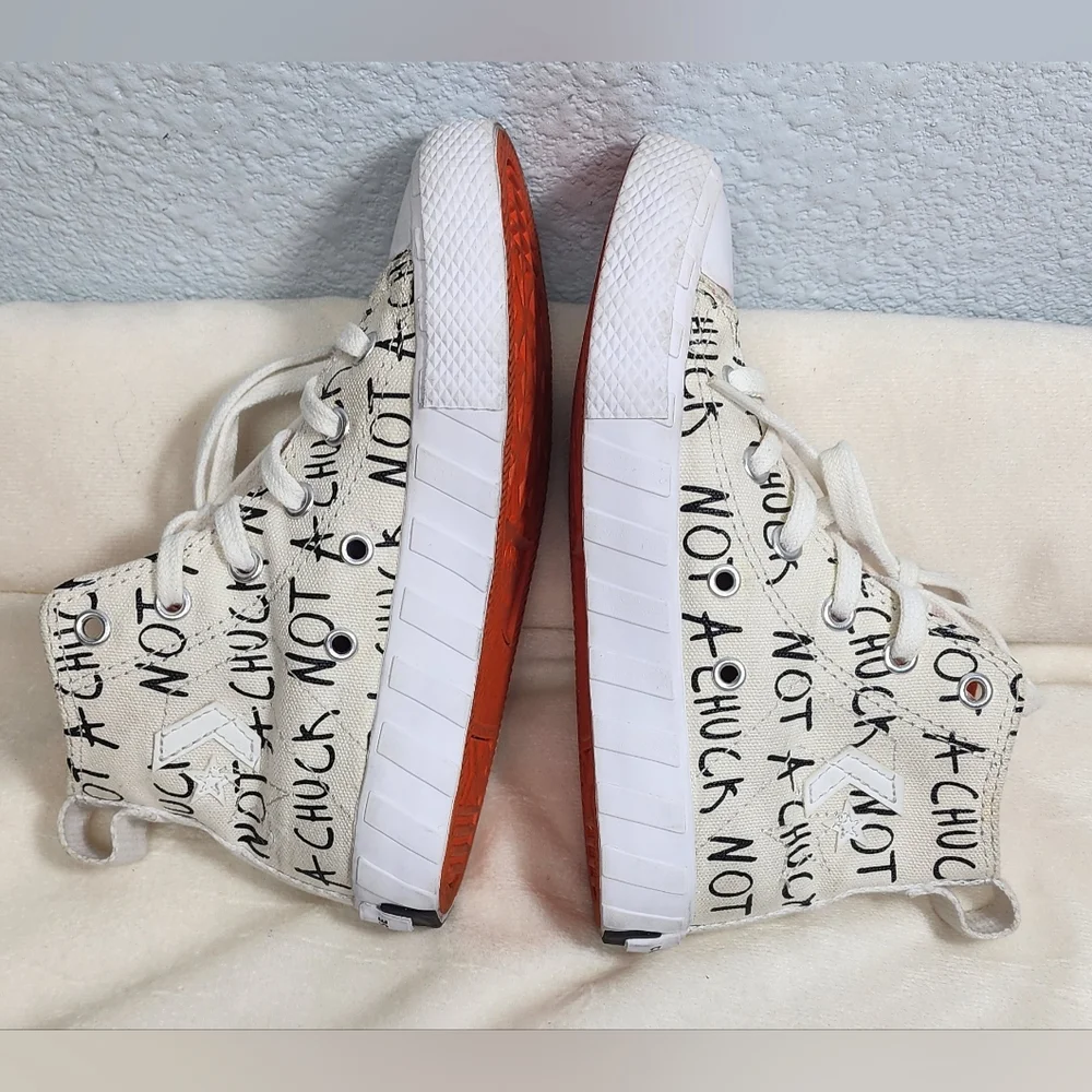Converse The Chuck Unisex  Size 12